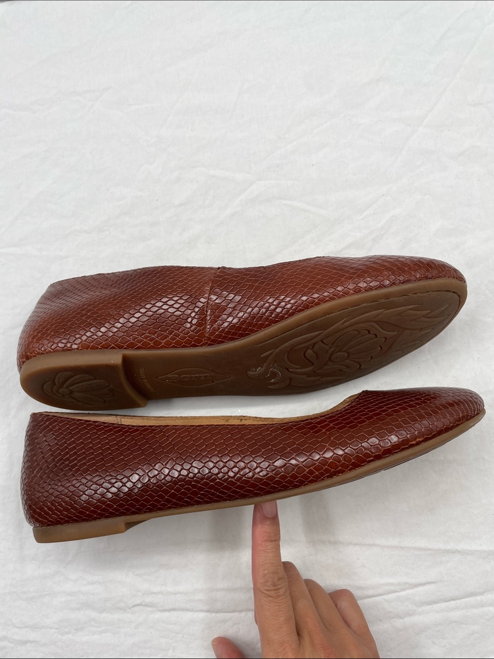 NEW! Born Hand Crafted Leather Dark Burgundy Textured Ballet Flats. 9M. - Picture 8 of 10